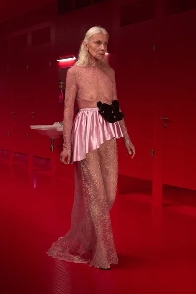 Look 24